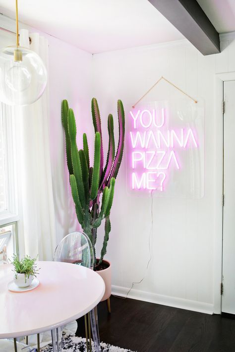 Chic Neon Signs for home // https://thehautemommie.com/making-my-house-a-home/
