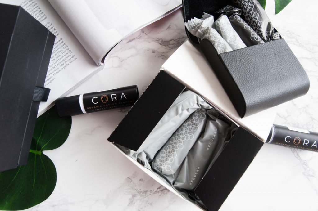 Hautemommie gives away a set of Cora woman all-organic tampons, see more on the blog!