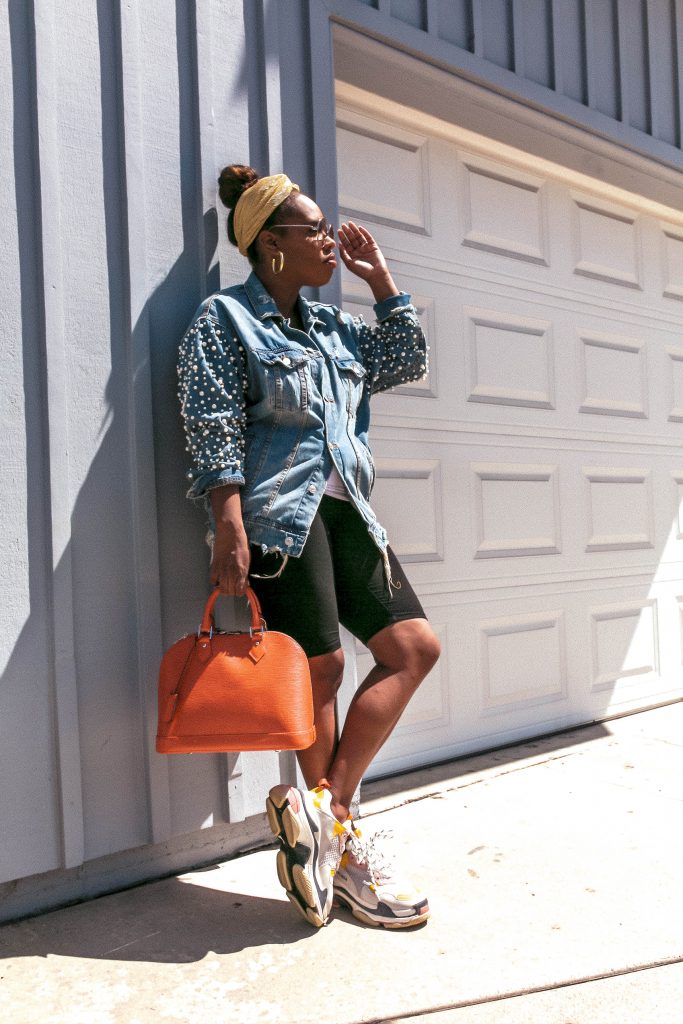 Wondering how to style the granddad sneaker trend, let Hautemommie show you how. 