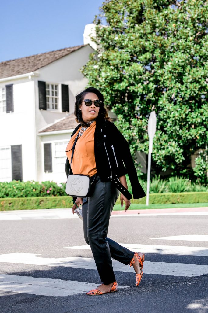 Fall is here and Leslie of The Hautemommie is back to show you how to do it right. 