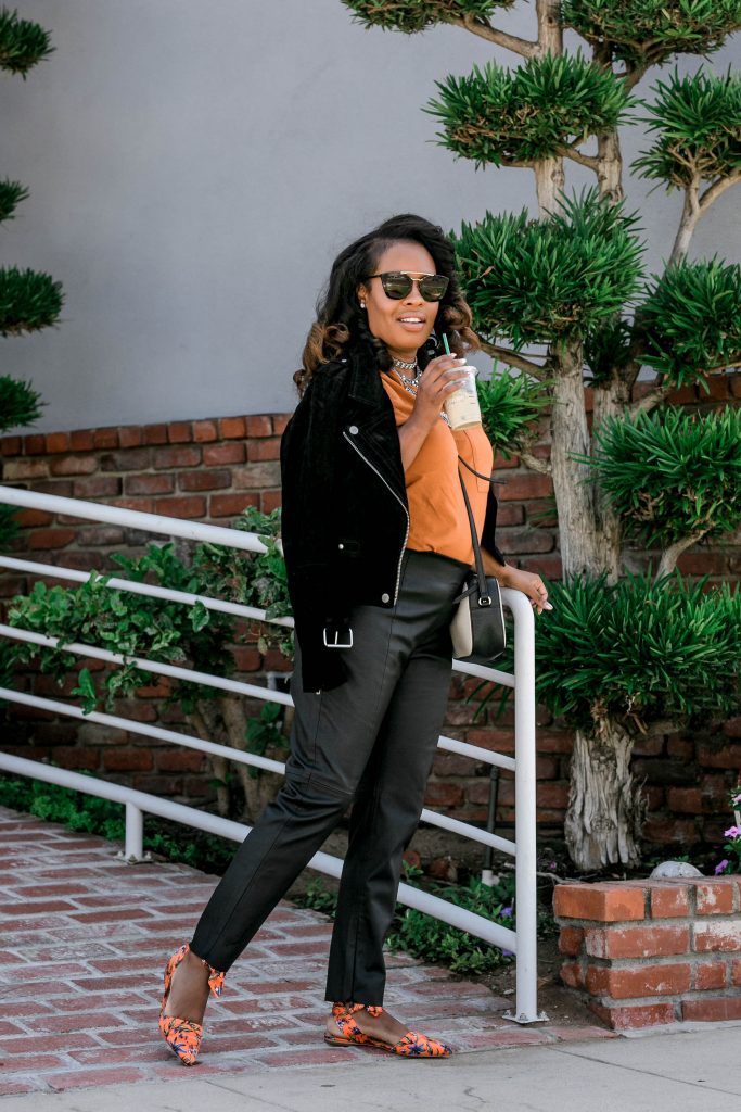 Hautemommie shares her simple ways of bringing Fall into her wardrobe. 