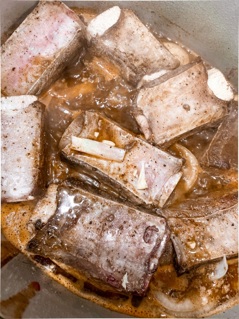 photo of short ribs in a pot